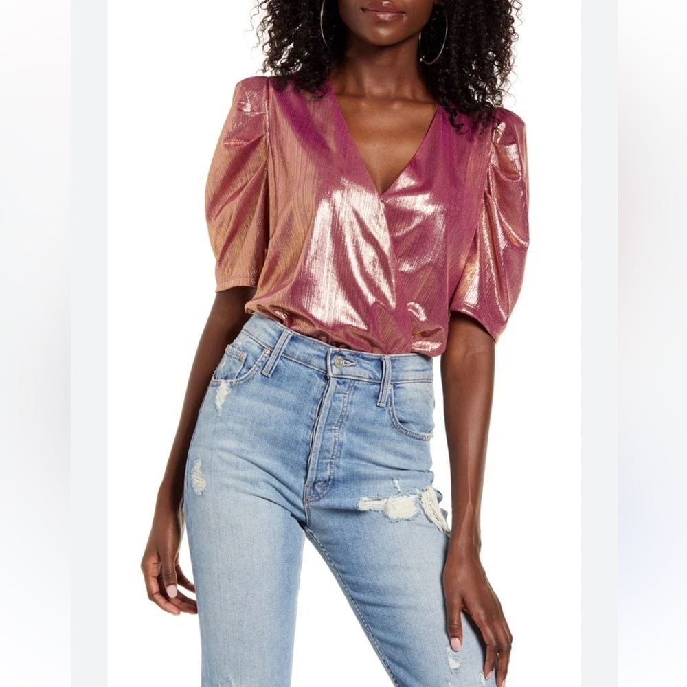 Wayf Emmi metallic purple gold puff sleeve shimmer bodysuit v neck size XS new